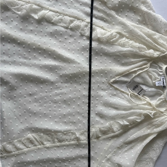 Express Cream Ruffle Blouse - Picture 3 of 9